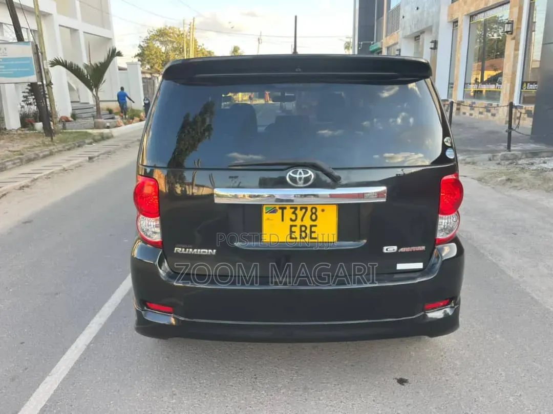 Toyota Corolla Rumion 2008 Black