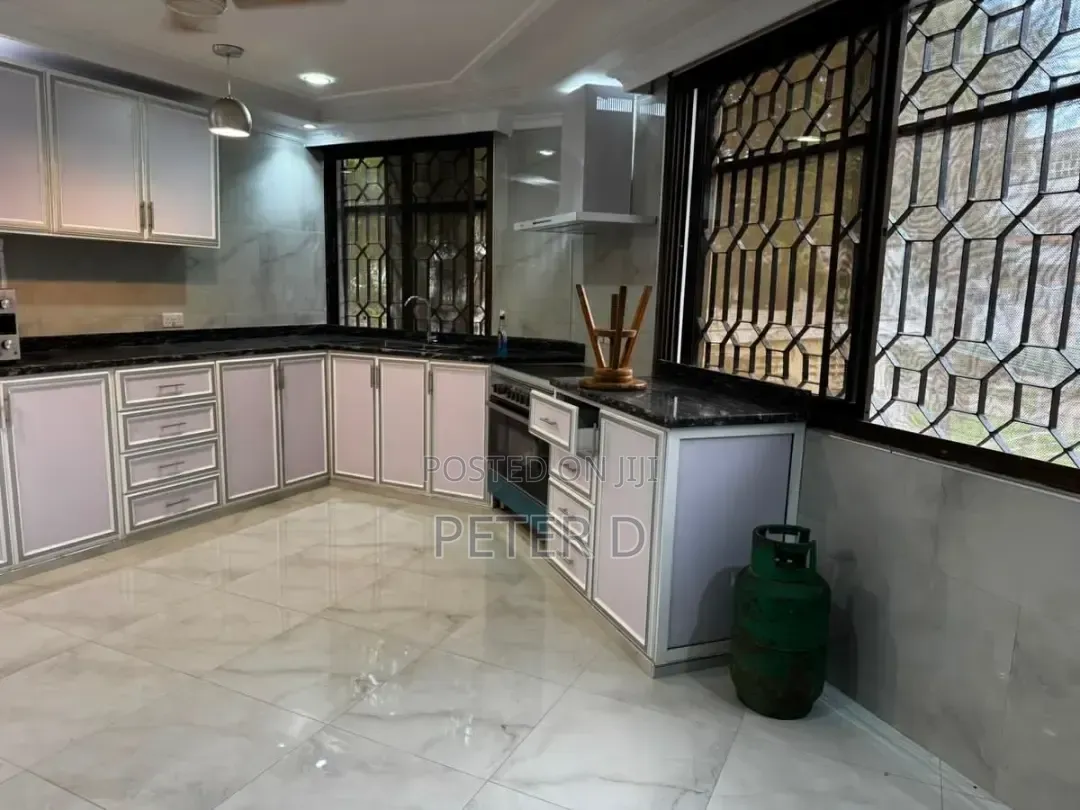 3bdrm Apartment in Upanga West for rent