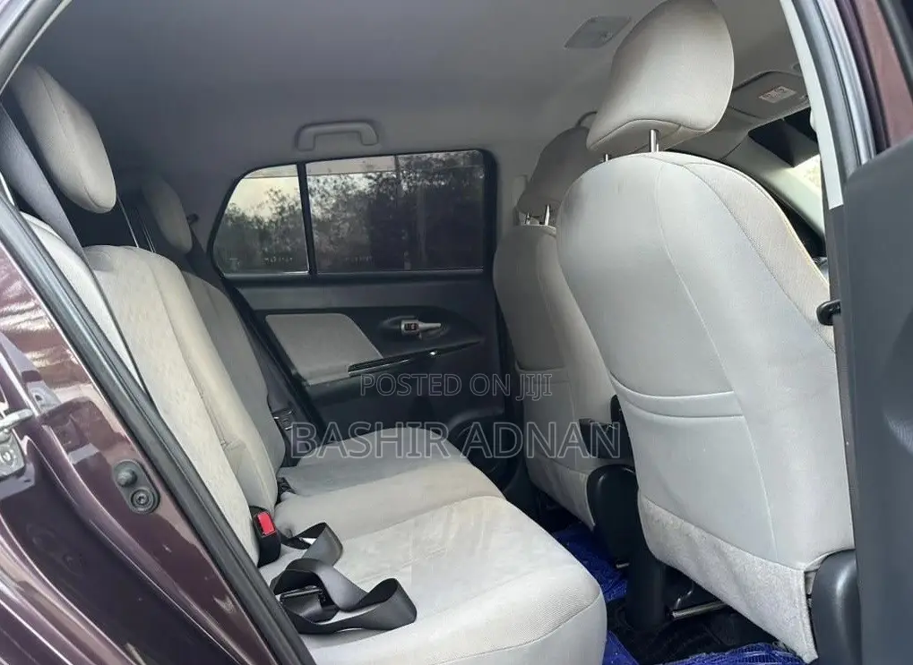 Toyota IST 2008 Purple