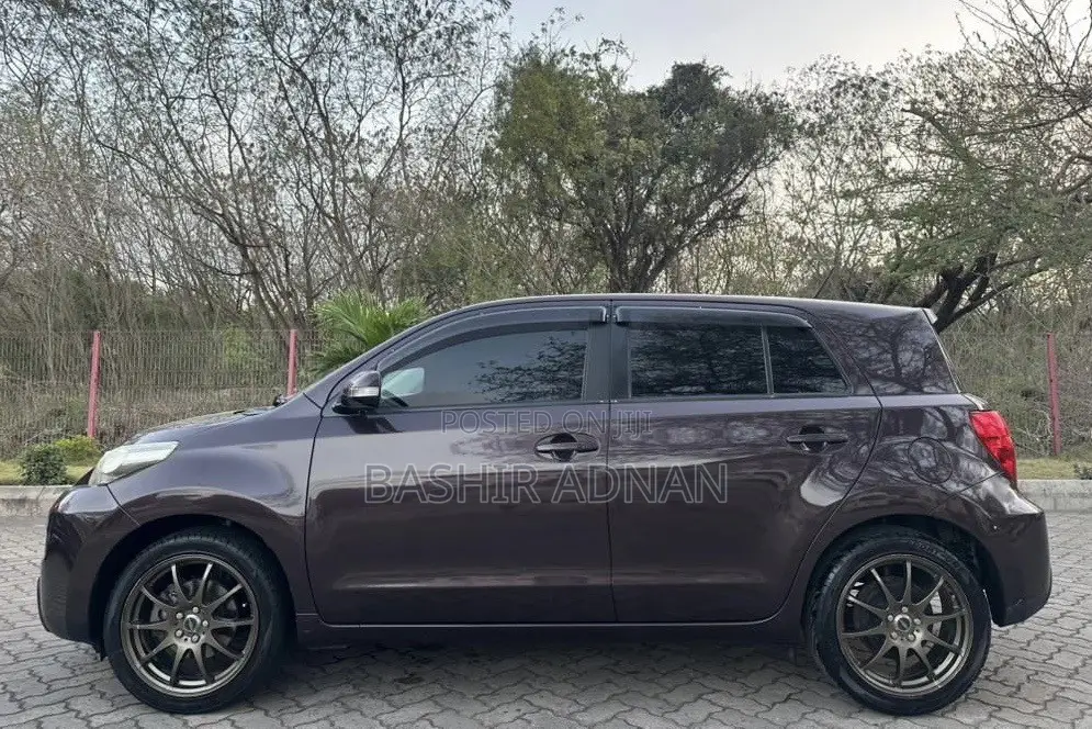 Toyota IST 2008 Purple
