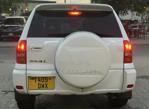 Toyota RAV4 Automatic 2000 White