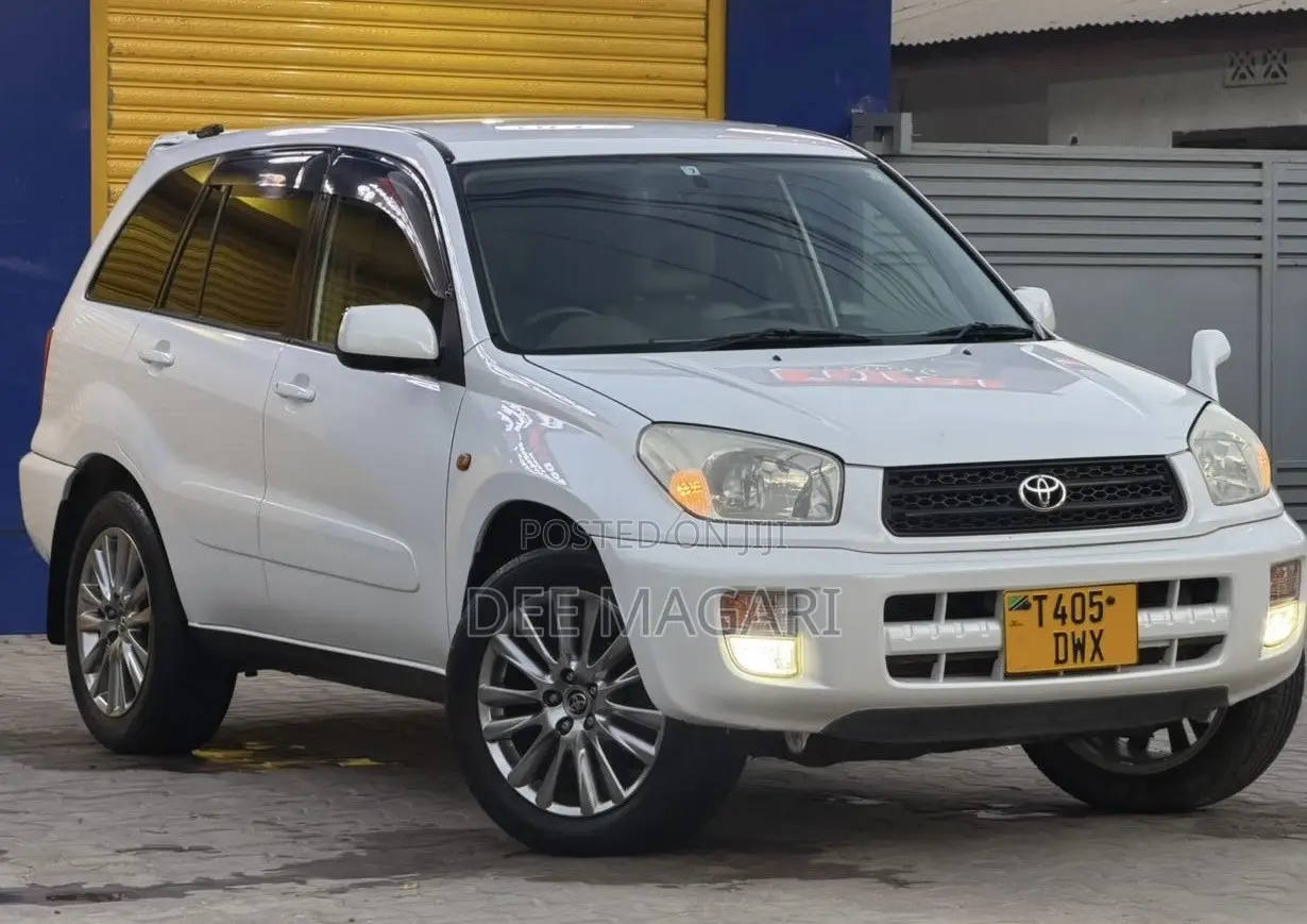 Toyota RAV4 Automatic 2000 White