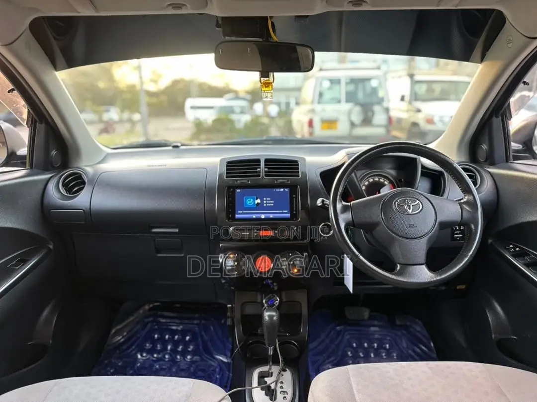 Toyota IST 2008 Purple