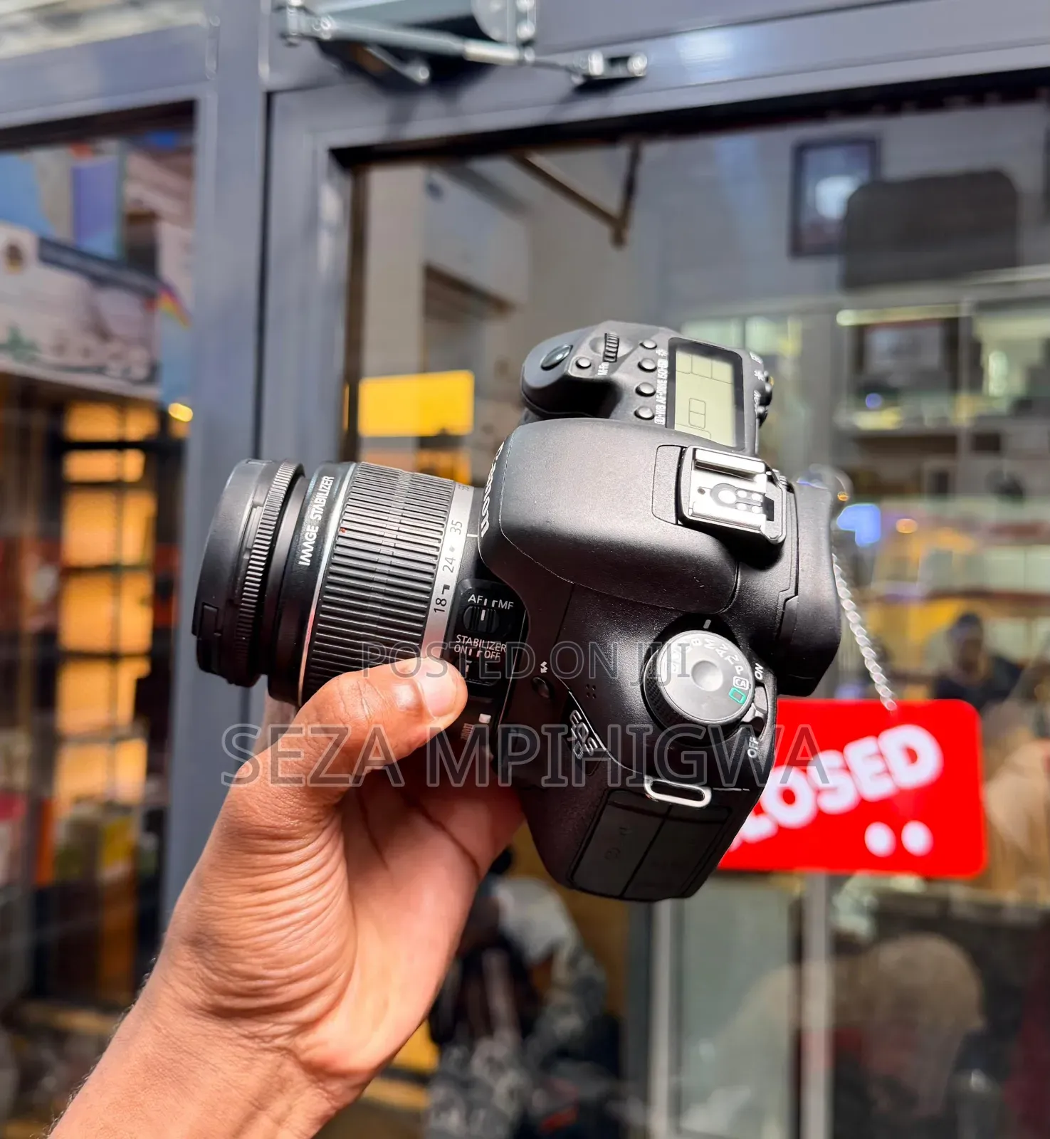 Canon EOS 550D DSLR Camera + 18-55mm IS Lens