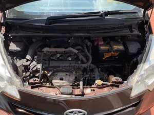Toyota Ractis 1.3 FWD 2011 Brown
