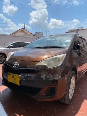 Toyota Ractis 1.3 FWD 2011 Brown