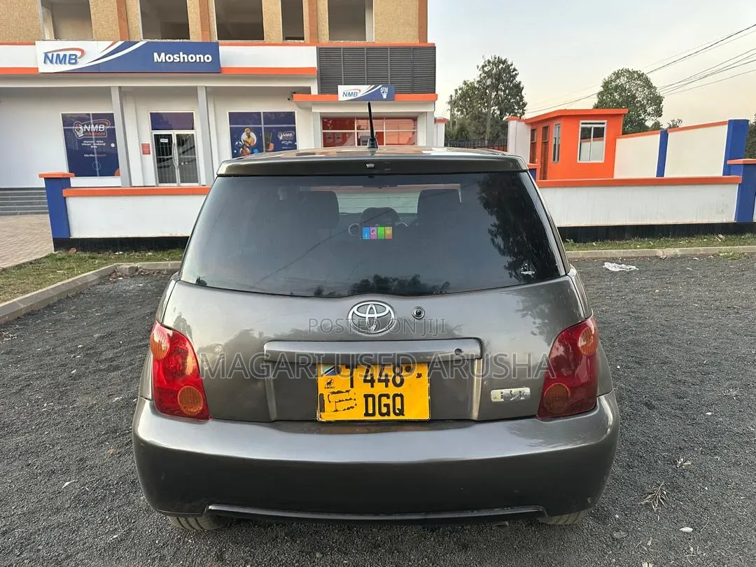 Toyota IST 2004 Gray