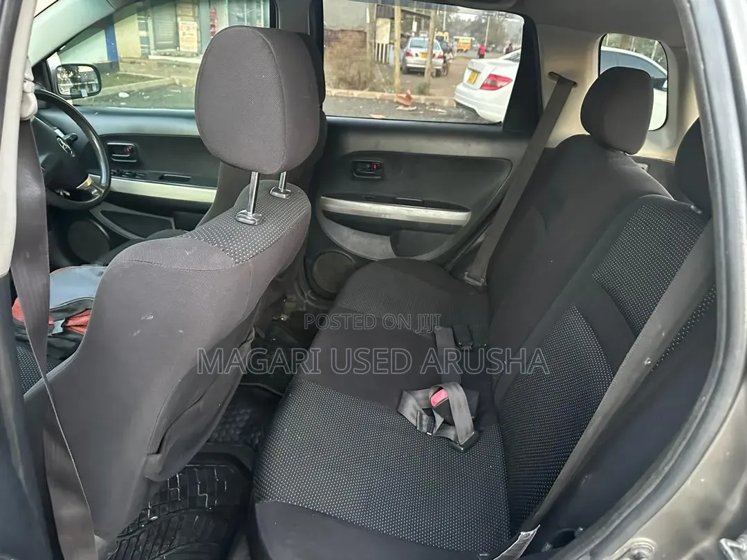 Toyota IST 2004 Gray