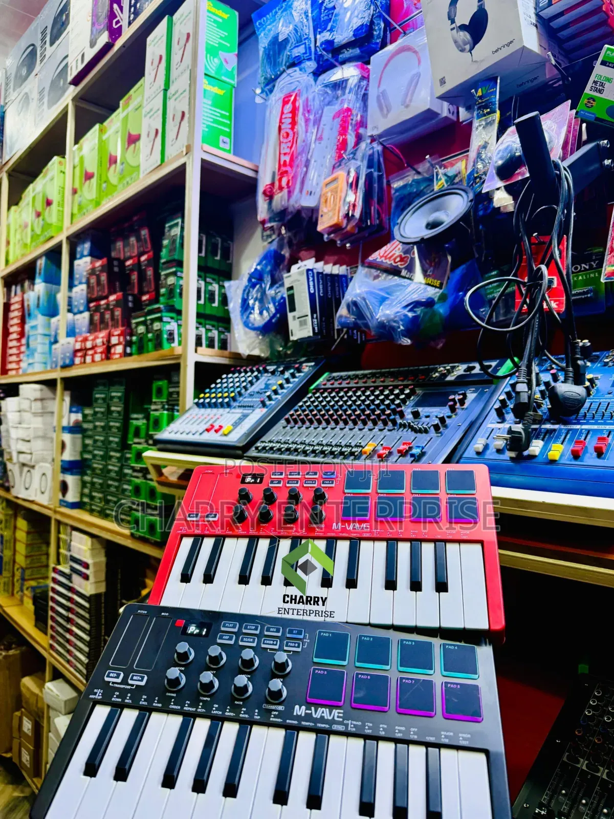 Rechargeable Midi Keyboard With 25 Keys
Designed for Studio