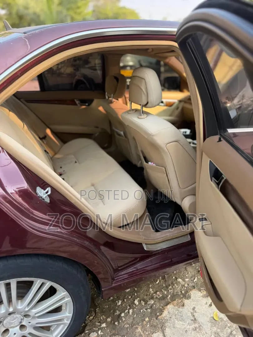 Mercedes-Benz C-Class 2007 Maroon