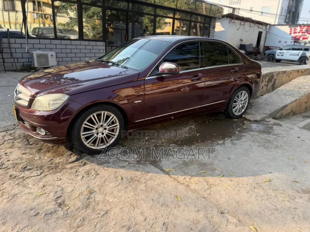 Mercedes-Benz C-Class 2007 Maroon