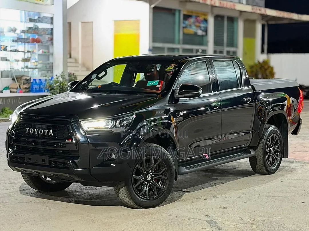 Toyota Hilux 2023 Black