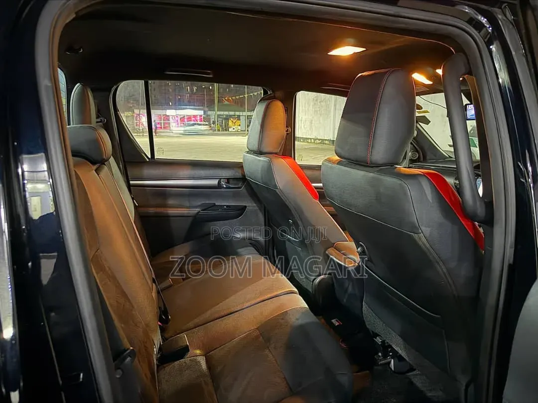 Toyota Hilux 2023 Black