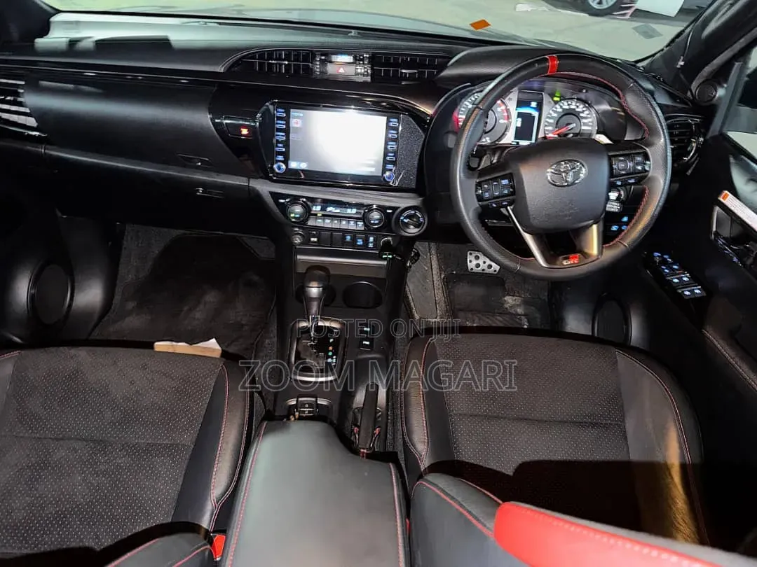 Toyota Hilux 2023 Black