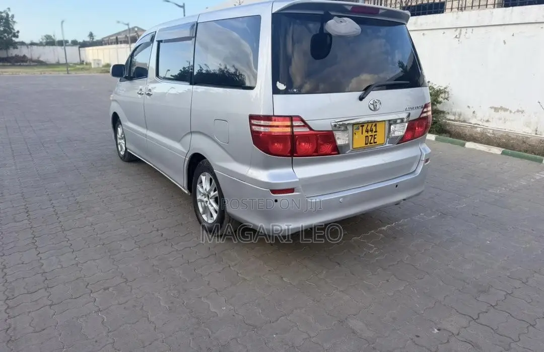 Toyota Alphard 2.4 Petrol FWD 2006 Silver