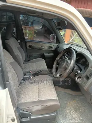 Toyota RAV4 Base 4x4 1999 Pearl