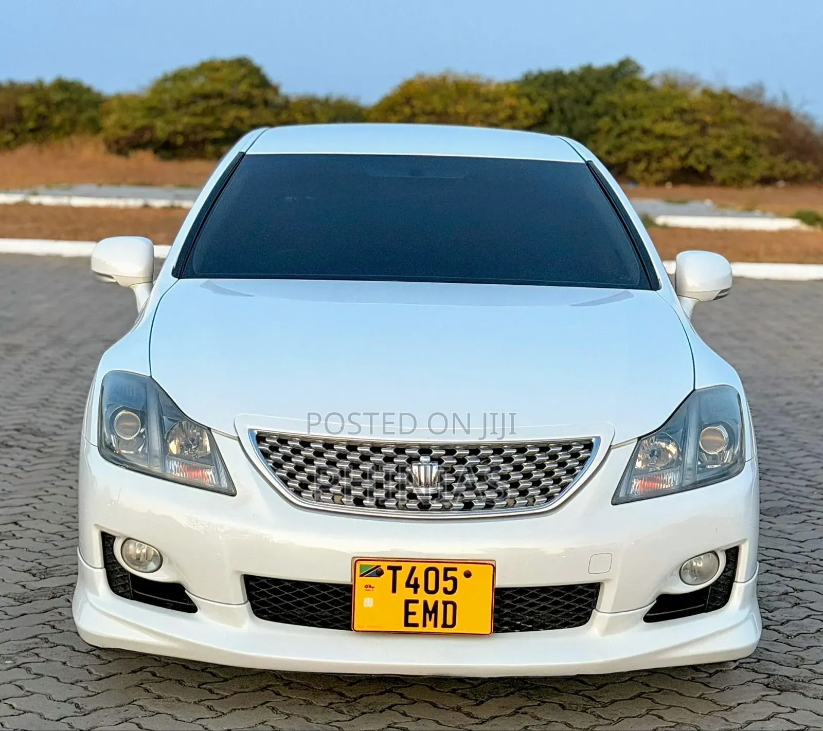 Toyota Crown 2009 White