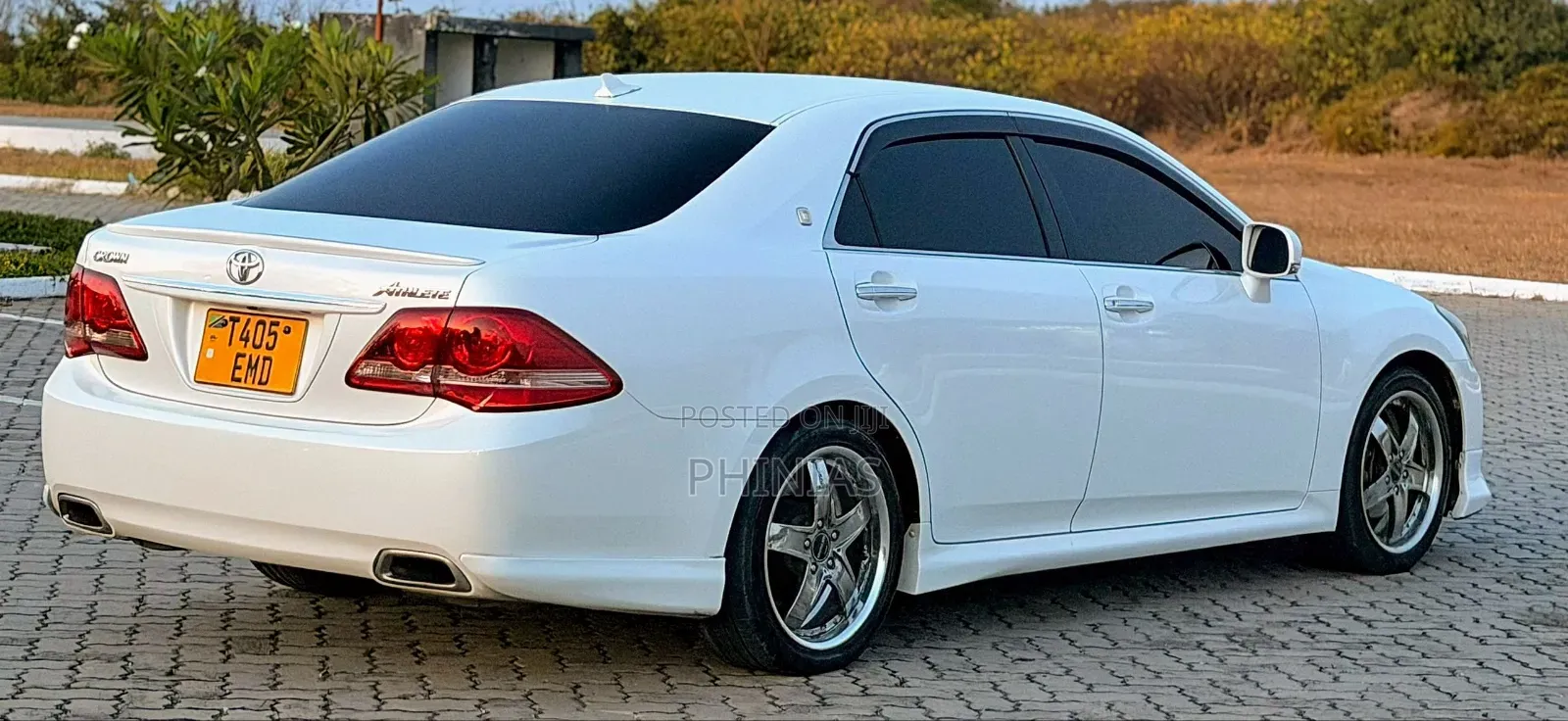 Toyota Crown 2009 White