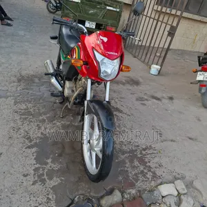 Honda CB 2026 Red