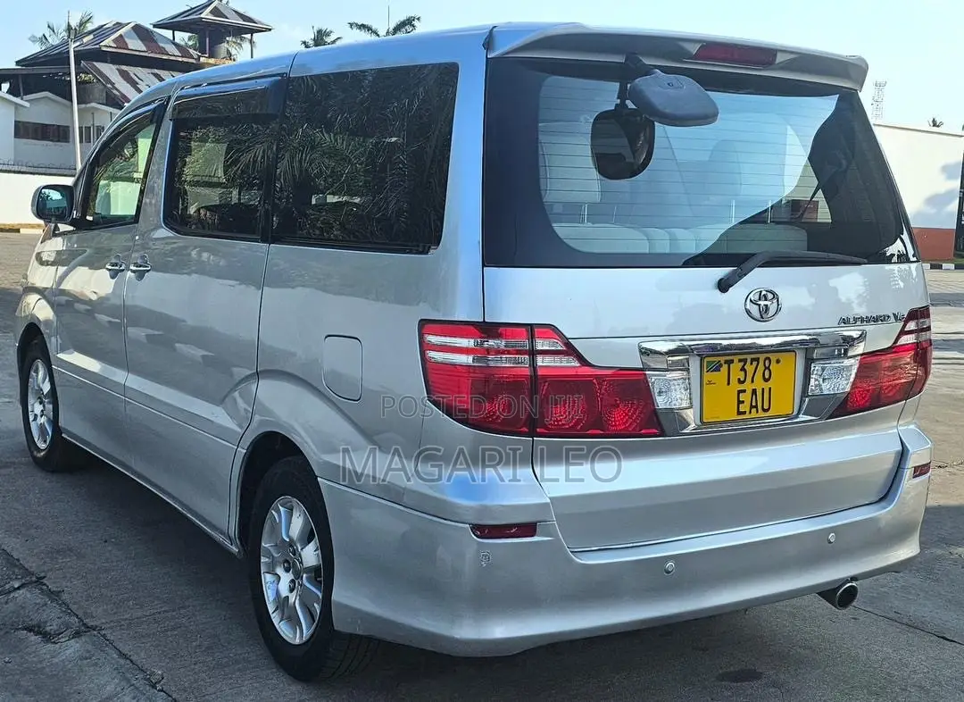 Toyota Alphard 2.4 Petrol FWD 2006 Silver