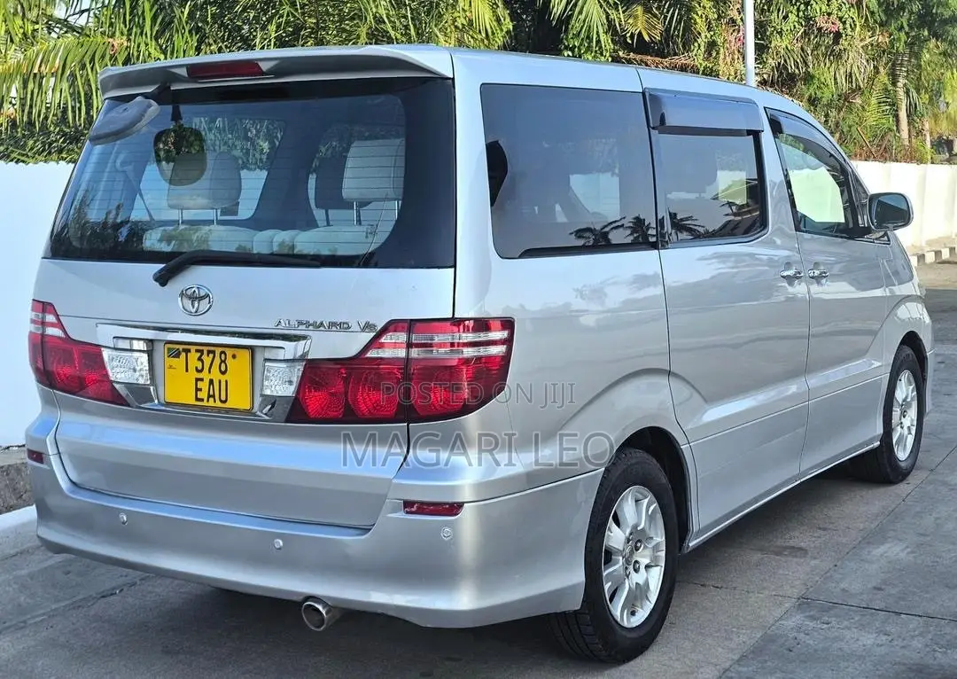 Toyota Alphard 2.4 Petrol FWD 2006 Silver