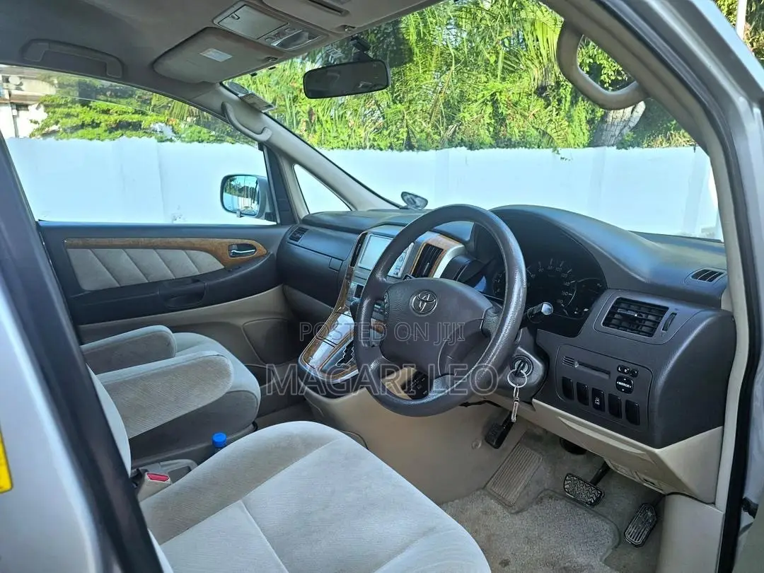 Toyota Alphard 2.4 Petrol FWD 2006 Silver