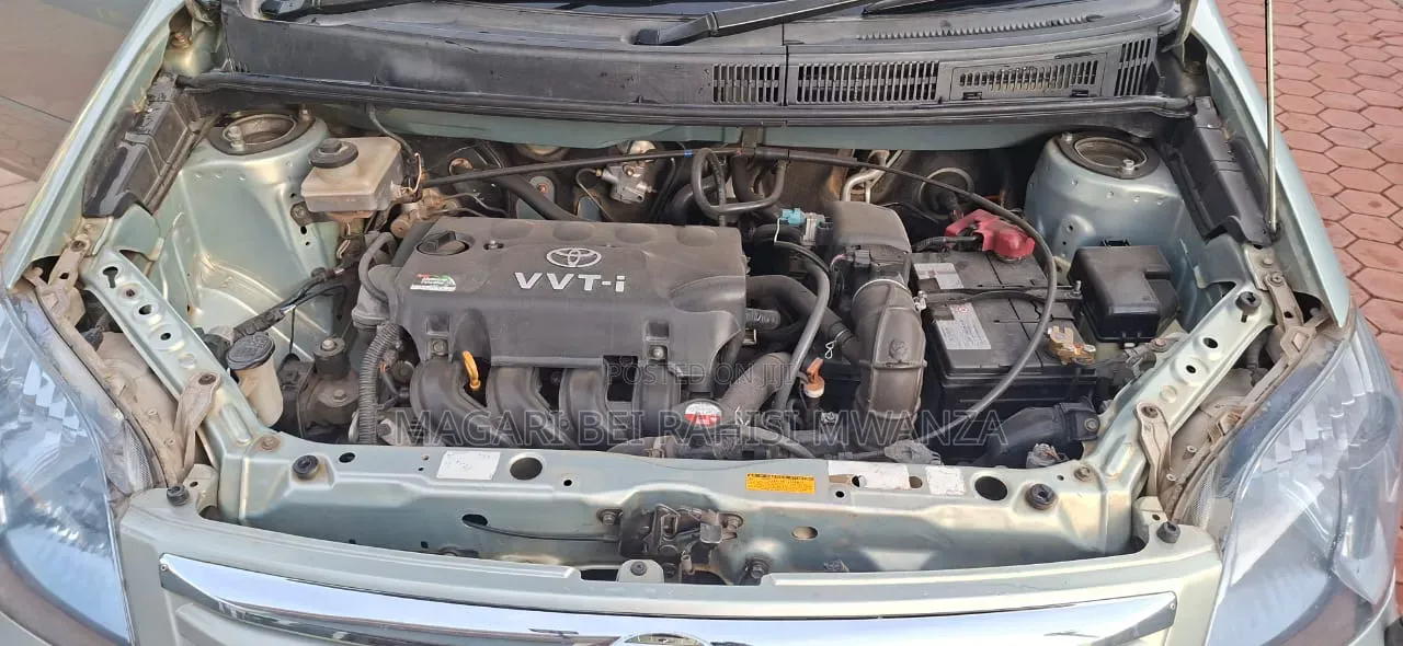 Toyota Raum 2007 Silver