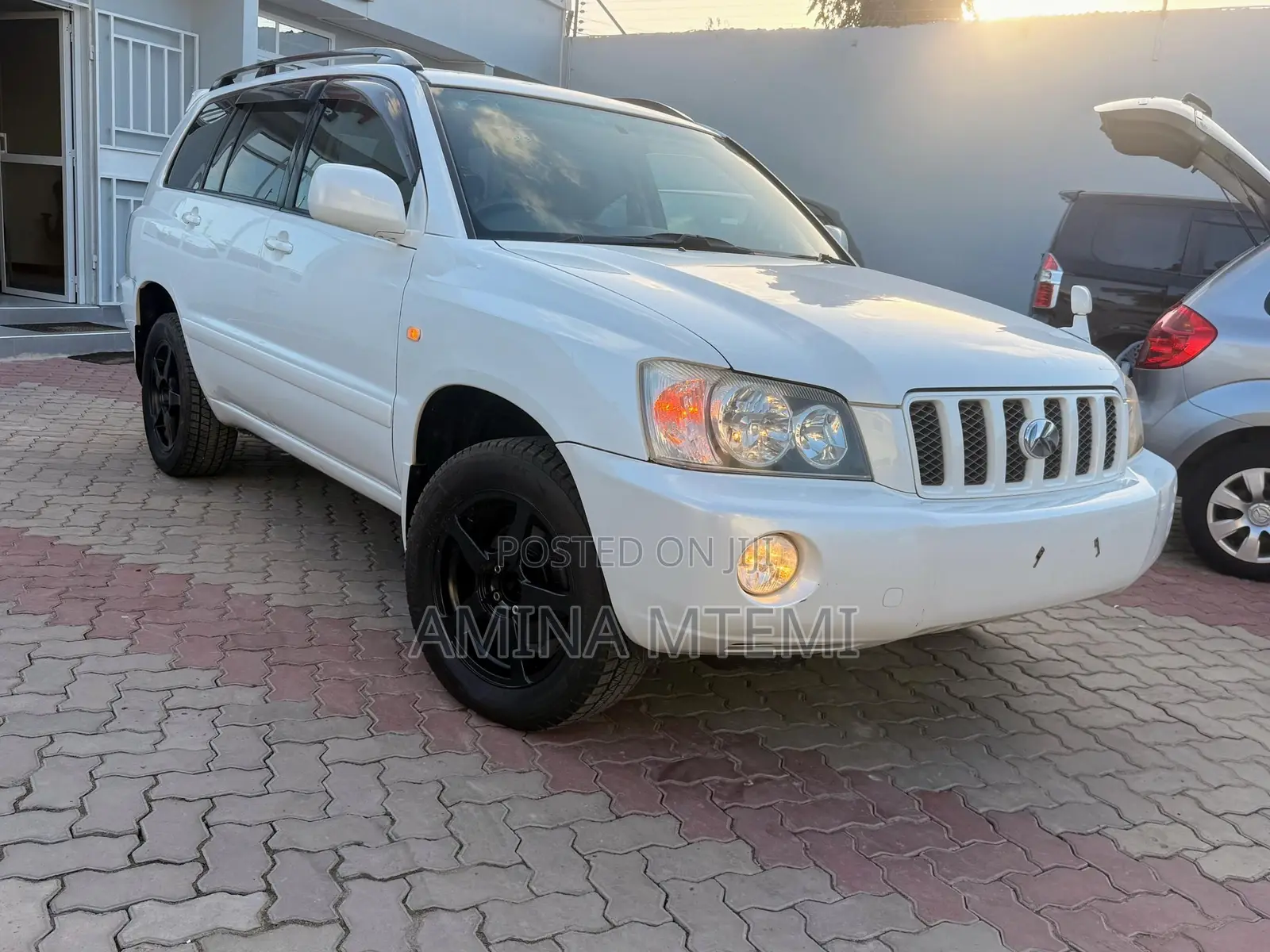 Toyota Kluger 2001 White