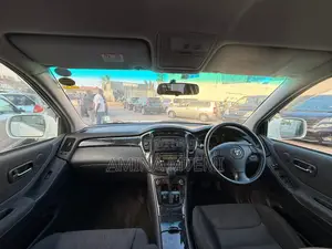 Toyota Kluger 2001 White