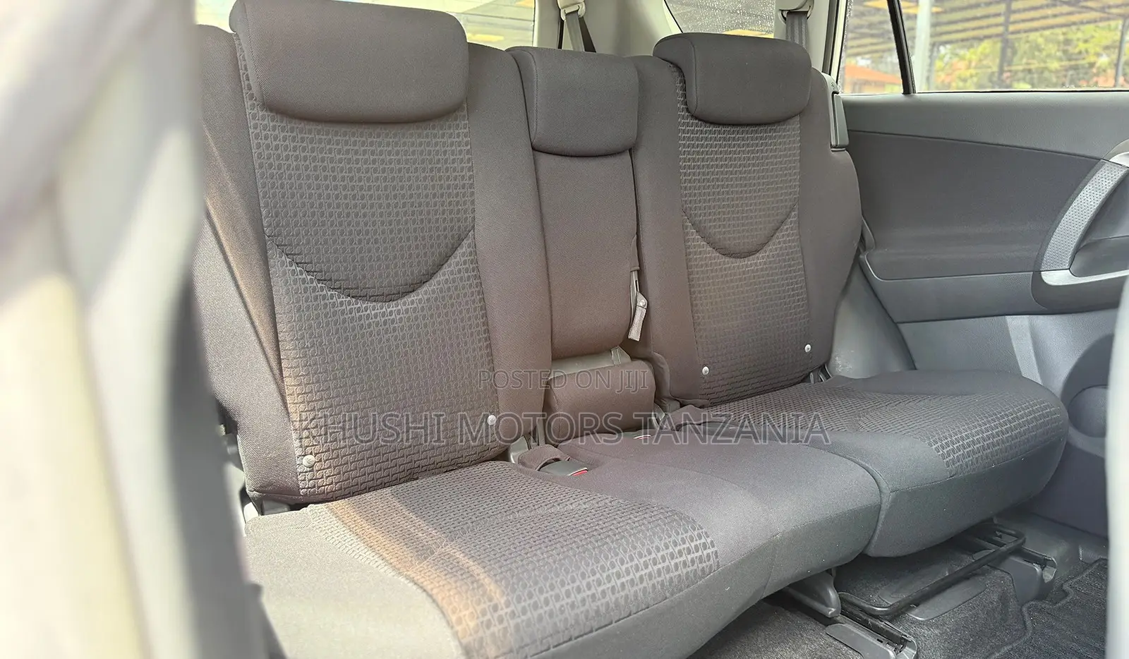 Toyota Vanguard 2008 White