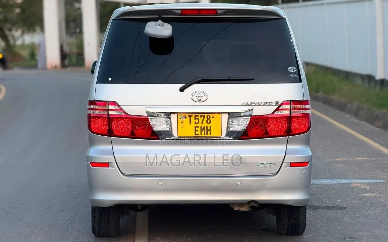 Toyota Alphard 2.4 Petrol FWD 2006 Silver