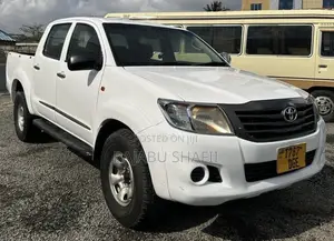 Toyota Hilux 2.5 D-4D 4X4 SRX 2009 White
