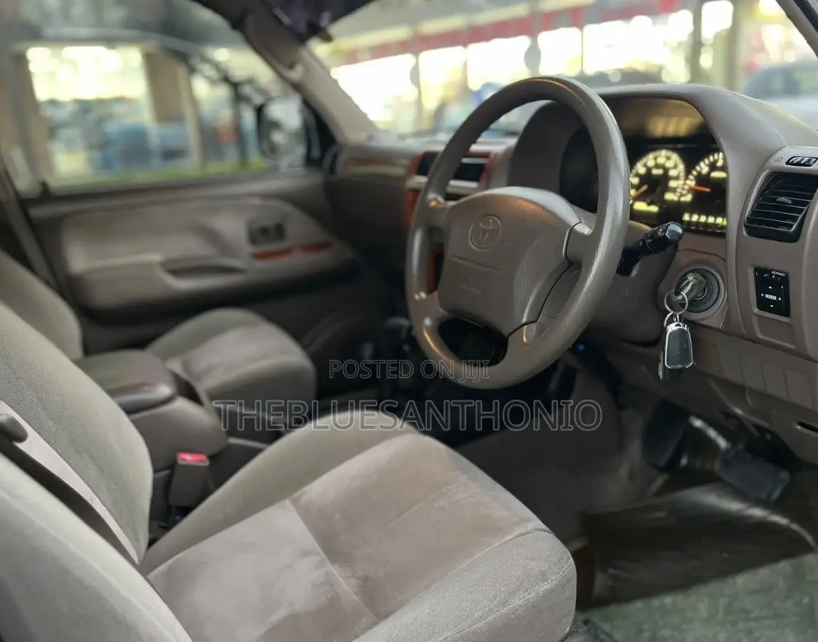 Toyota Land Cruiser Prado 2001 Black