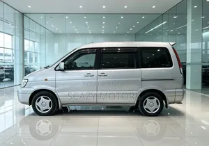 Toyota Noah 2001 Silver