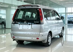 Toyota Noah 2001 Silver
