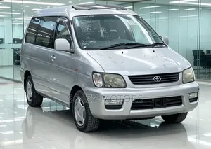 Toyota Noah 2001 Silver
