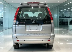 Toyota Noah 2001 Silver