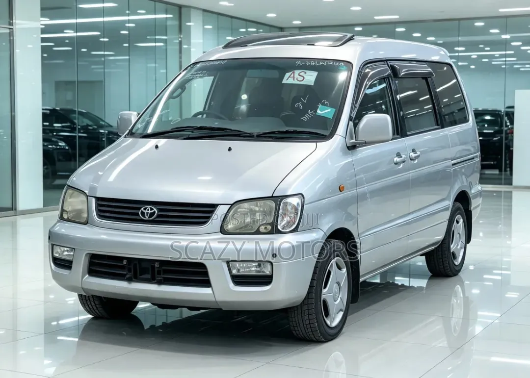 Toyota Noah 2001 Silver