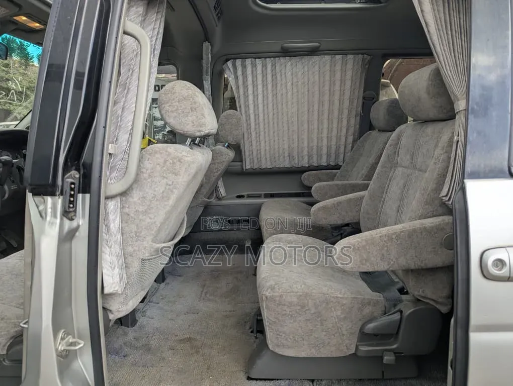 Toyota Noah 2001 Silver