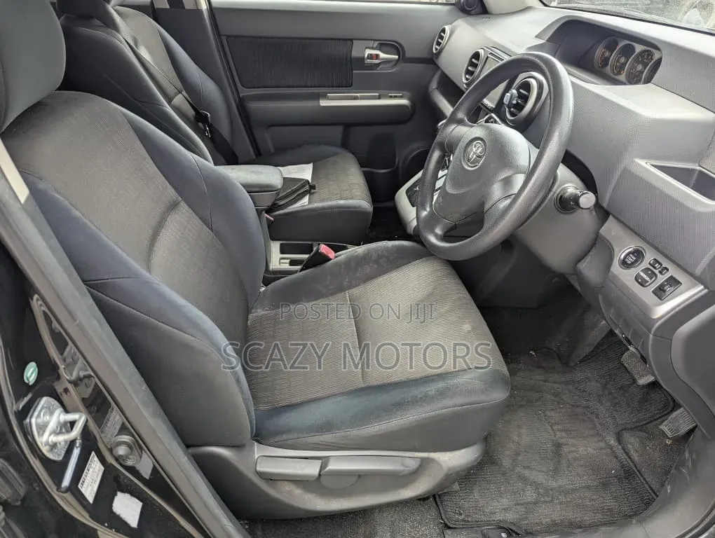 Toyota Corolla Rumion 2010 Black