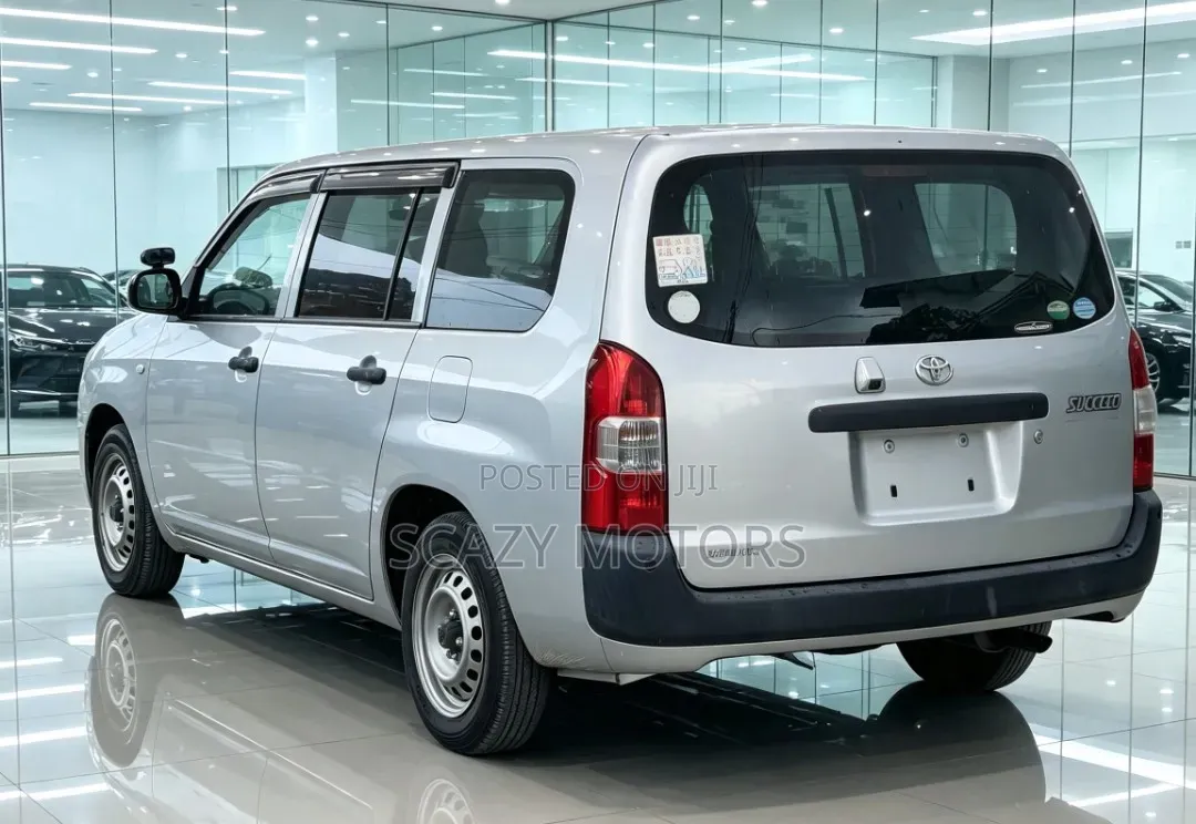 Toyota Succeed 2015 Silver