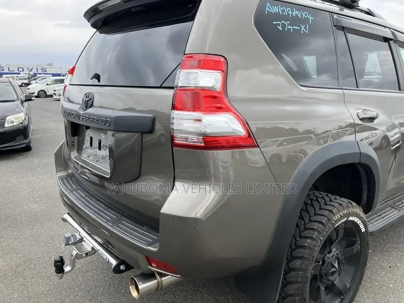 Toyota Land Cruiser Prado 2015 Gray