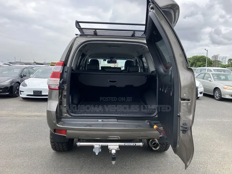 Toyota Land Cruiser Prado 2015 Gray