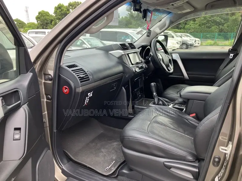 Toyota Land Cruiser Prado 2015 Gray