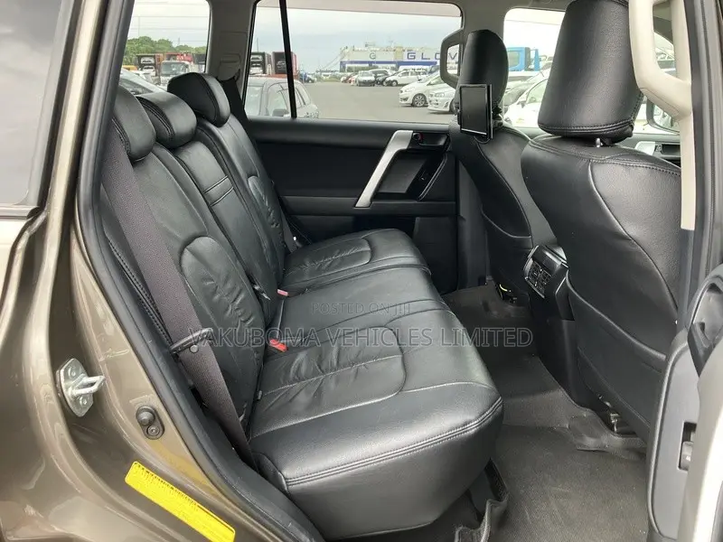 Toyota Land Cruiser Prado 2015 Gray