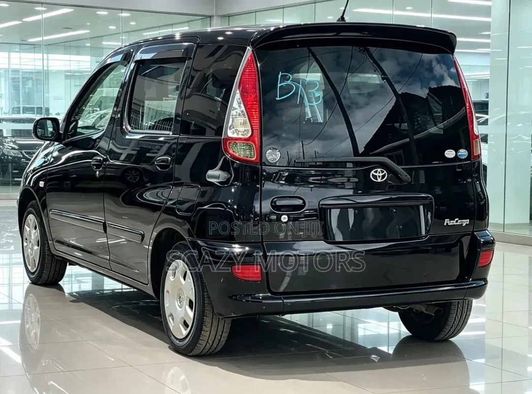 Toyota Fun Cargo 2004 Black