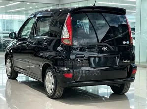 Toyota Fun Cargo 2004 Black