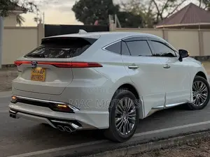 Toyota Harrier 2.0 2021 White