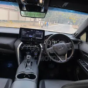 Toyota Harrier 2.0 2021 White