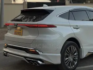 Toyota Harrier 2.0 2021 White